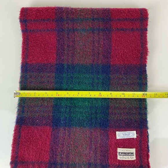Vintage Begg Of Ayr 100% Wool Scarf Red Green Blue Plaid Fringe Made In Scotland - Picture 7 of 10
